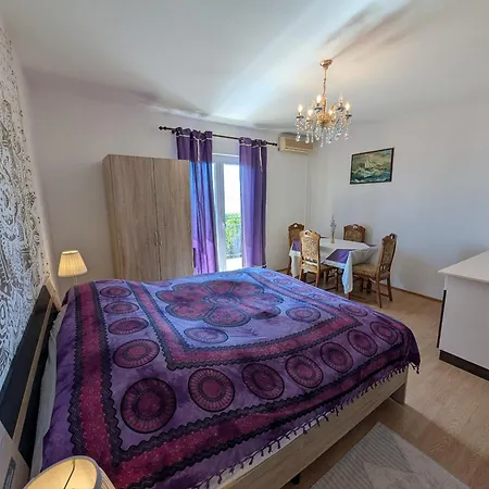 Vakantiehuis Retreat Und Seminarhaus Am 180 Meter Luftlinie Sibinj Krmpotski