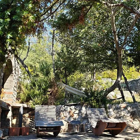Vakantiehuis Retreat Und Seminarhaus Am 180 Meter Luftlinie Sibinj Krmpotski